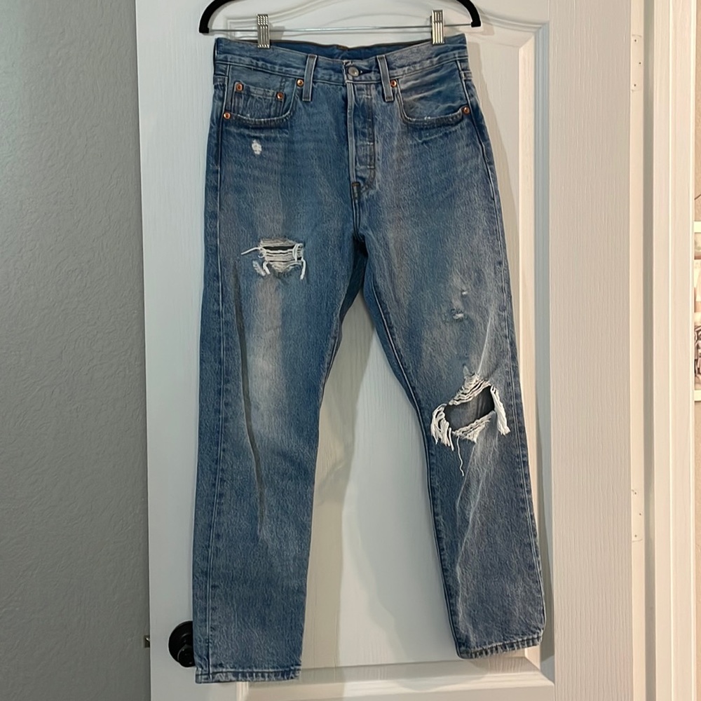 Levi’s high rise 501 jeans 28